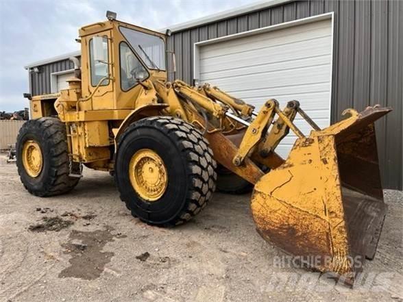 CAT 980B Iekrāvēji uz riteņiem