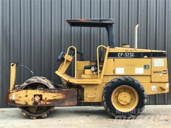 CAT CP-323C Vienvalča grunts veltņi