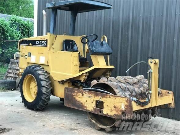 CAT CP-323C Vienvalča grunts veltņi