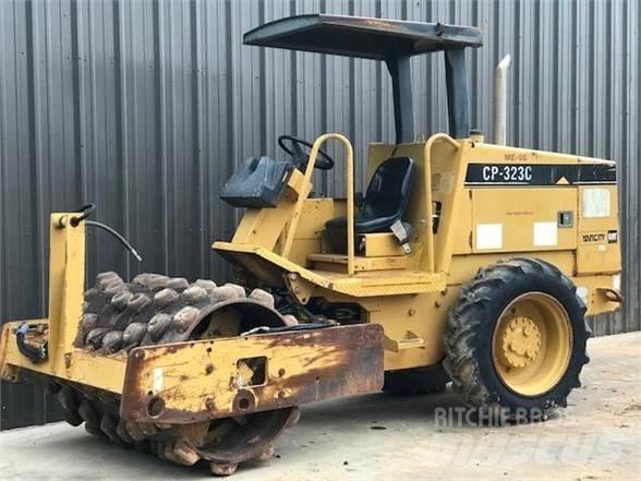 CAT CP-323C Vienvalča grunts veltņi