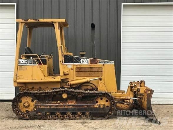 CAT D3C Kāpurķēžu buldozeri