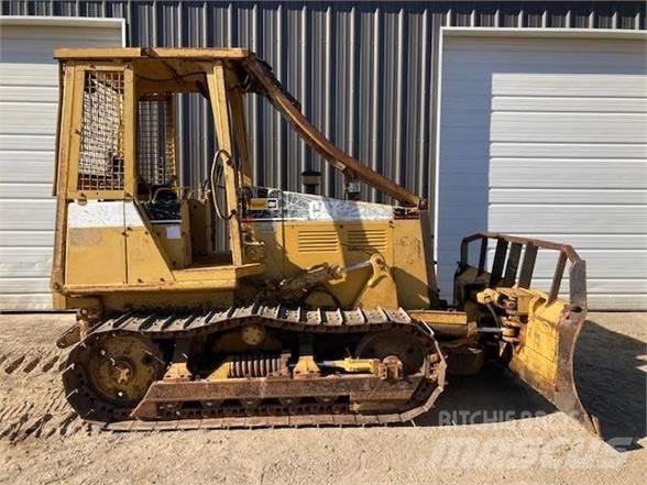 CAT D3C Kāpurķēžu buldozeri