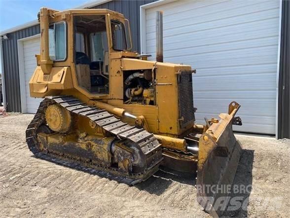 CAT D4H Kāpurķēžu buldozeri