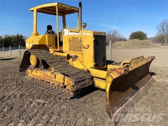 CAT D5M LGP Kāpurķēžu buldozeri