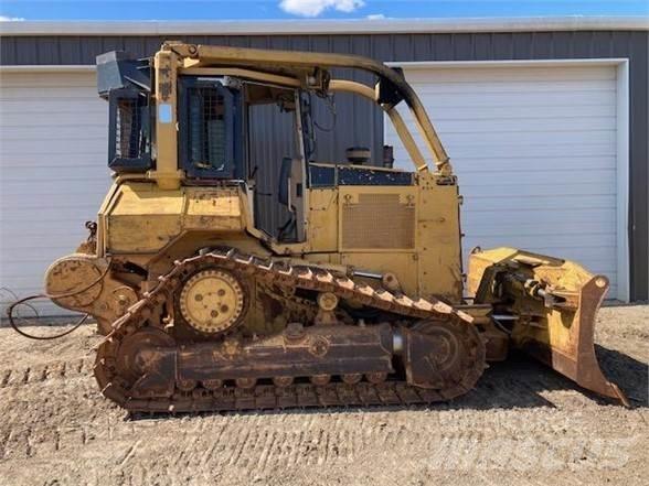 CAT D5M XL Kāpurķēžu buldozeri