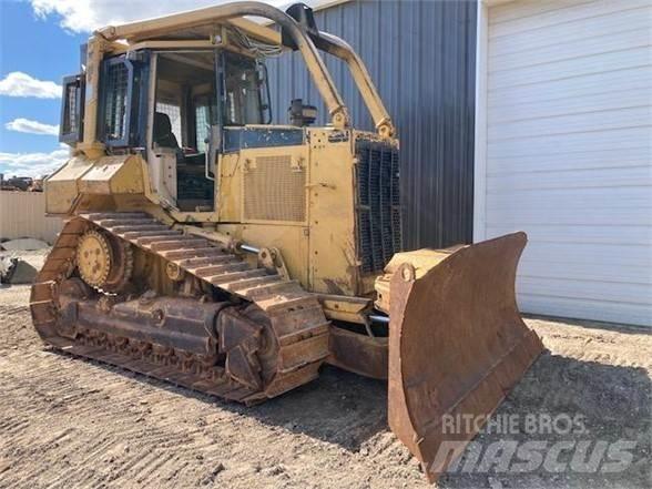 CAT D5M XL Kāpurķēžu buldozeri