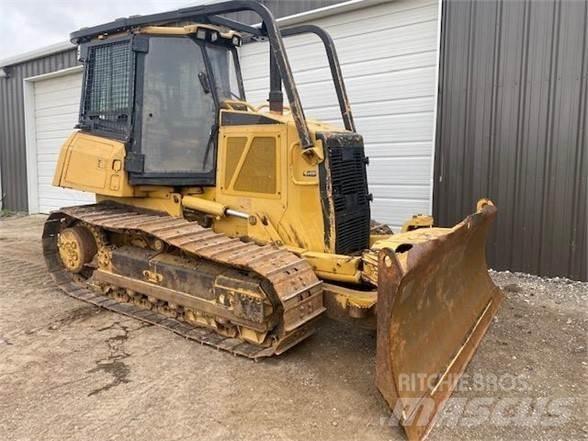 CAT D6K Kāpurķēžu buldozeri