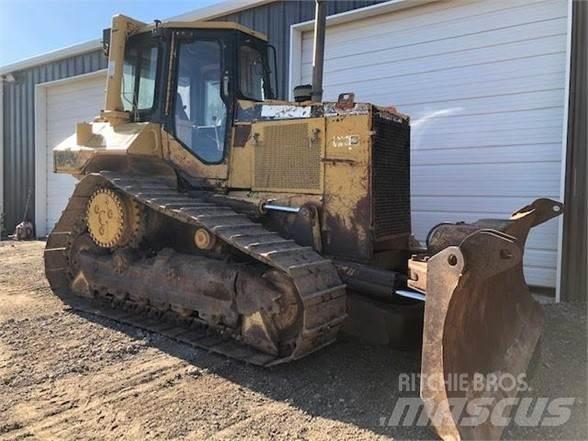 CAT D6M XL Kāpurķēžu buldozeri
