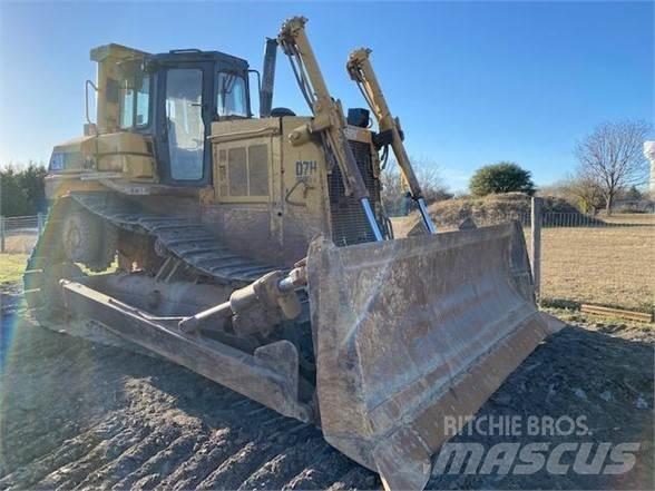 CAT D7H II Kāpurķēžu buldozeri