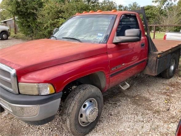 Dodge 3500SLT Platformas/izkraušana no sāniem