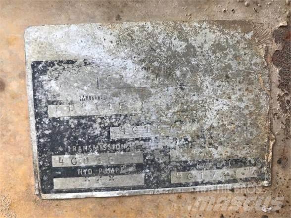 Ford 445A Iekrāvēji uz riteņiem