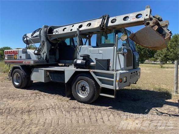 Gradall XL3100 Ekskavatori uz riteņiem