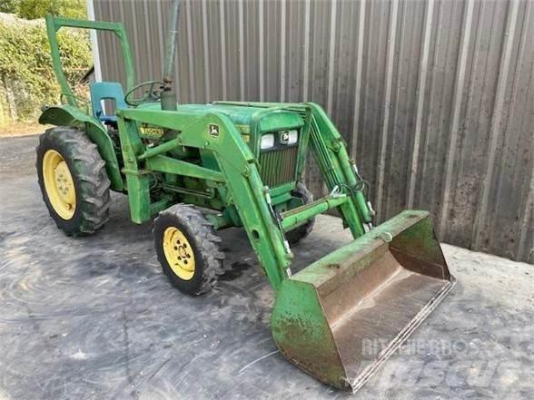 John Deere 850 Traktori