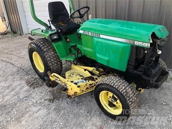 John Deere 855 Traktori