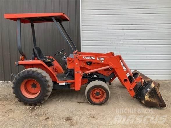 Kubota L35 Iekrāvēji uz riteņiem