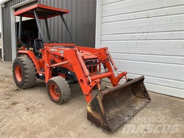 Kubota L35 Iekrāvēji uz riteņiem