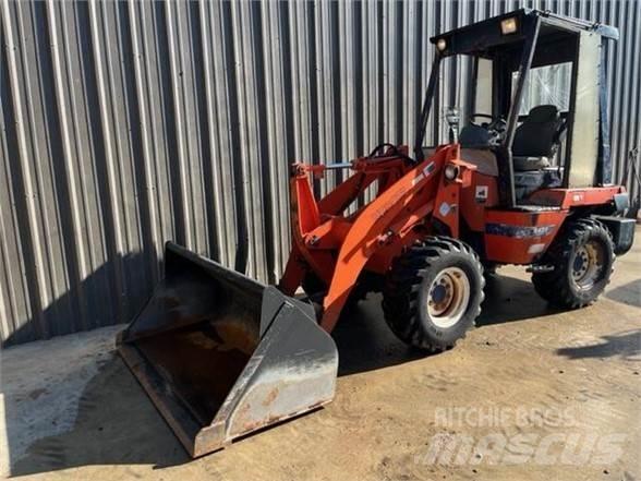 Kubota R420 Iekrāvēji uz riteņiem