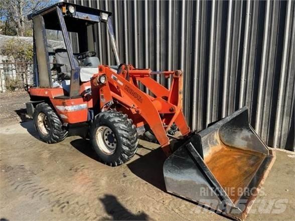 Kubota R420 Iekrāvēji uz riteņiem