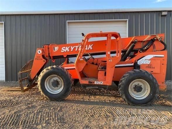 SkyTrak 6042 Teleskopiskie manipulatori