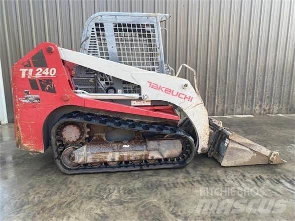 Takeuchi TL240 Lietoti riteņu kompaktiekrāvēji