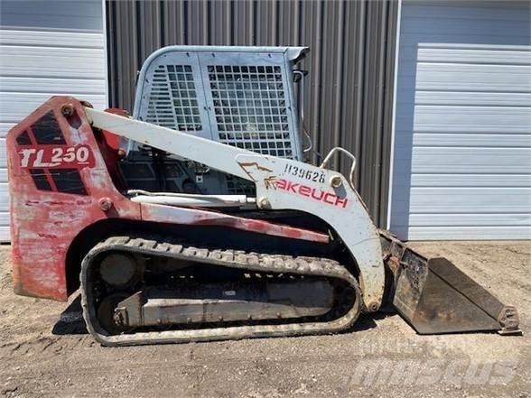 Takeuchi TL250 Lietoti riteņu kompaktiekrāvēji