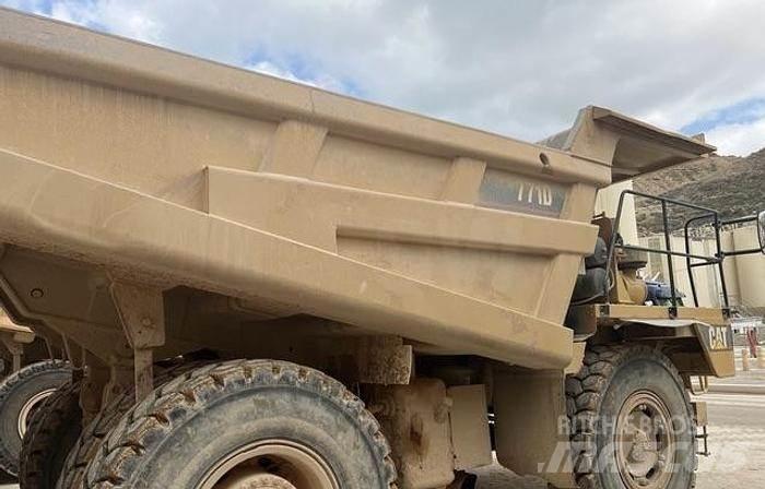 CAT 771D Mini pašizgāzēji