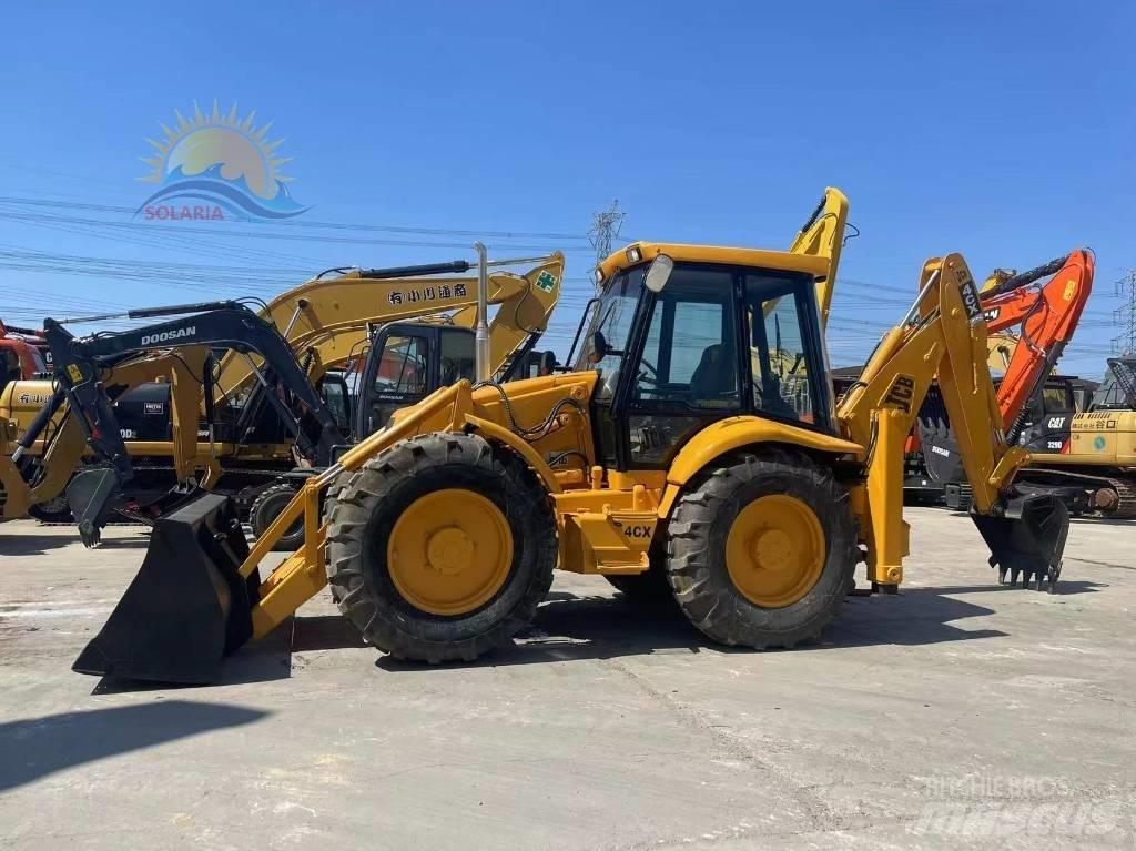 JCB 4 CX Ekskavatori-iekrāvēji