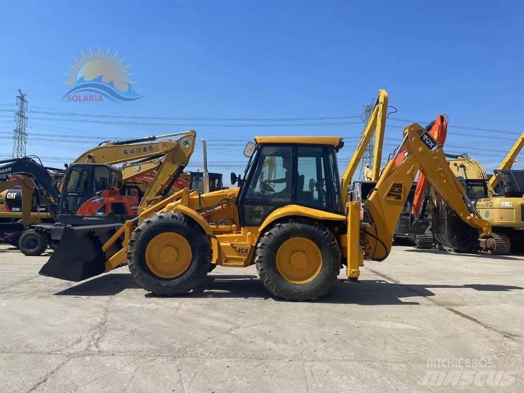 JCB 4 CX Ekskavatori-iekrāvēji