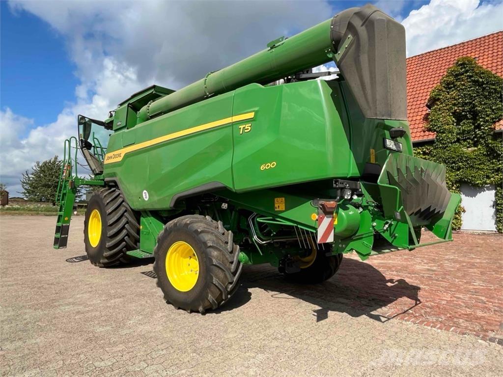 John Deere T5 600 Ražas novākšanas kombaini