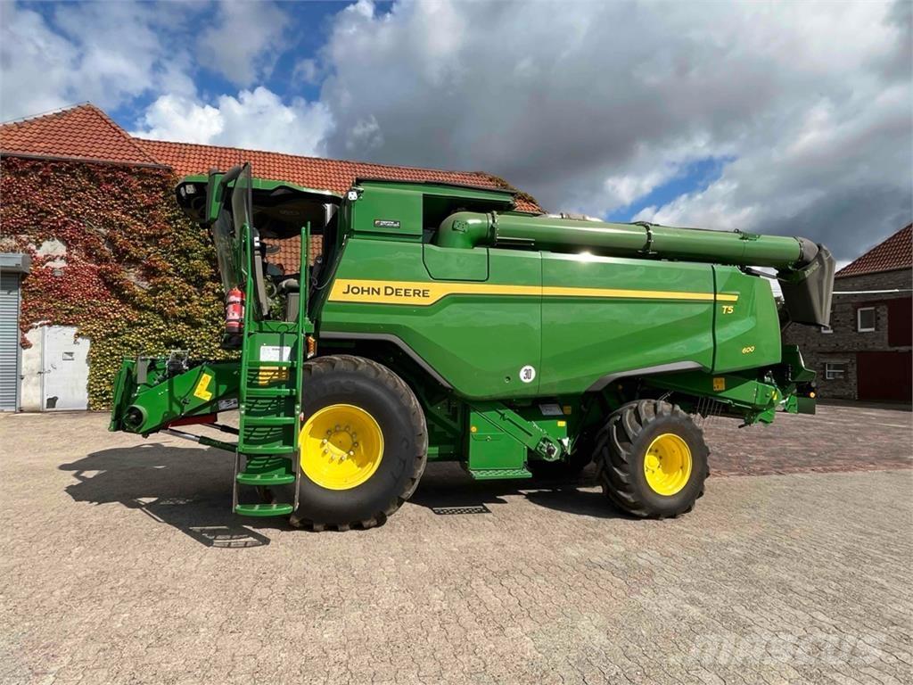 John Deere T5 600 Ražas novākšanas kombaini