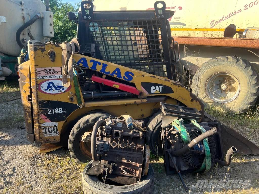 CAT 216 B 3 Kabīnes un interjers