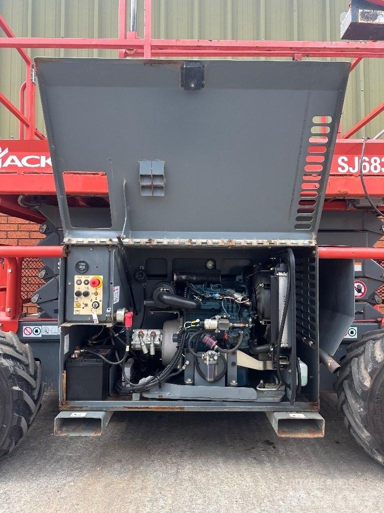 SkyJack SJ 6832 RT Šķerveida pacēlāji