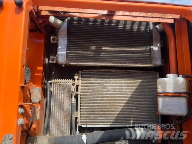 Doosan DX 225 LC Kāpurķēžu ekskavatori