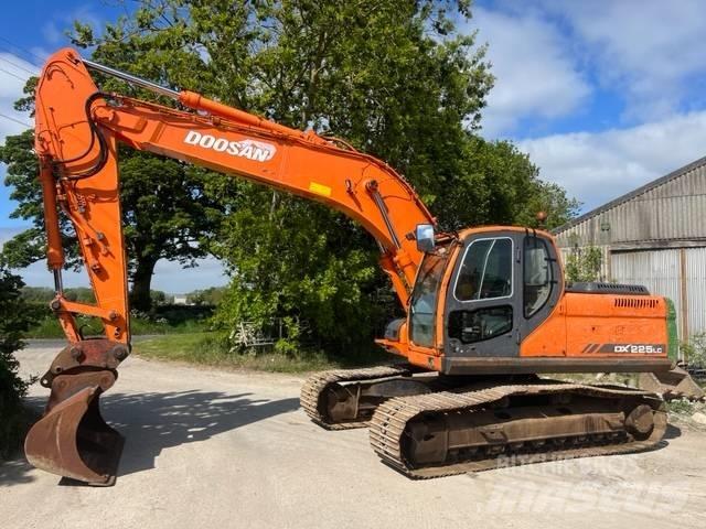 Doosan DX 225 LC Kāpurķēžu ekskavatori