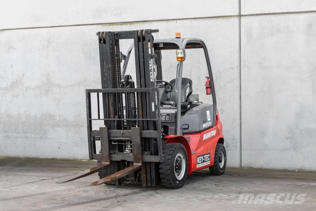 Manitou MI 25 D Tehnika ar dīzeļa dzinēju