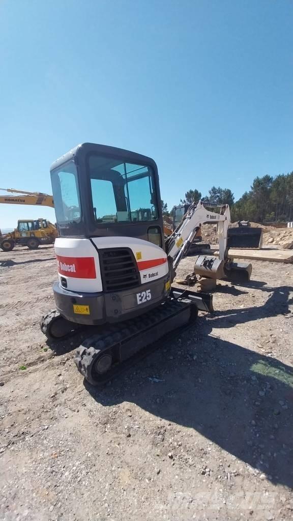 Bobcat E 25 Mini ekskavatori < 7 t
