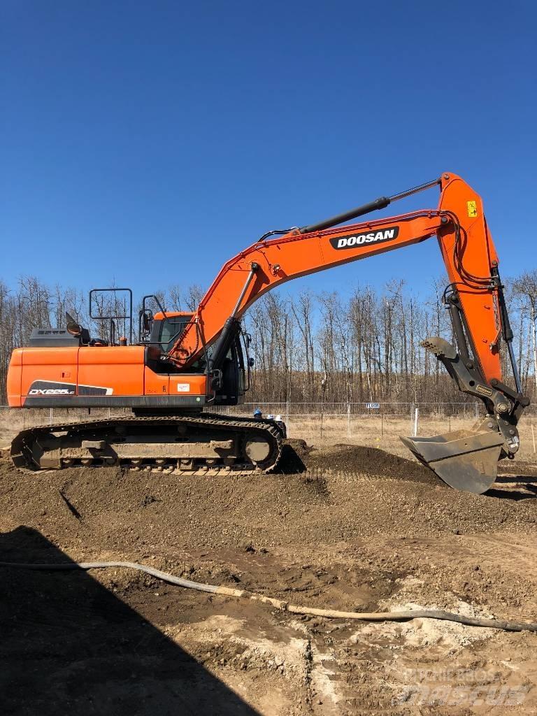 Develon DX225LC-5 Kāpurķēžu ekskavatori