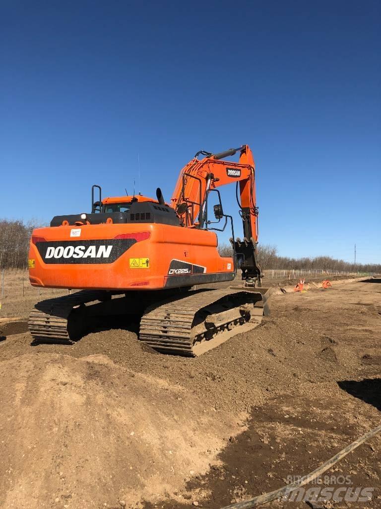 Develon DX225LC-5 Kāpurķēžu ekskavatori