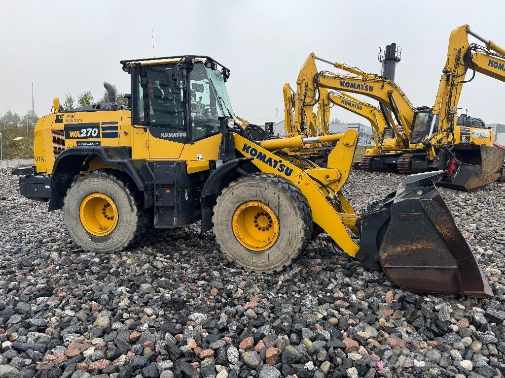 Komatsu WA 270-8 Iekrāvēji uz riteņiem