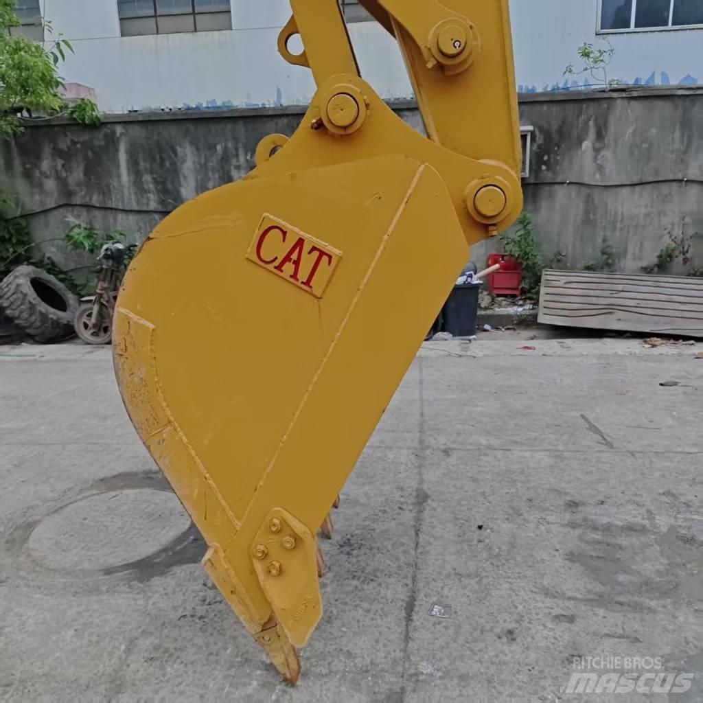 CAT 320 Kāpurķēžu ekskavatori
