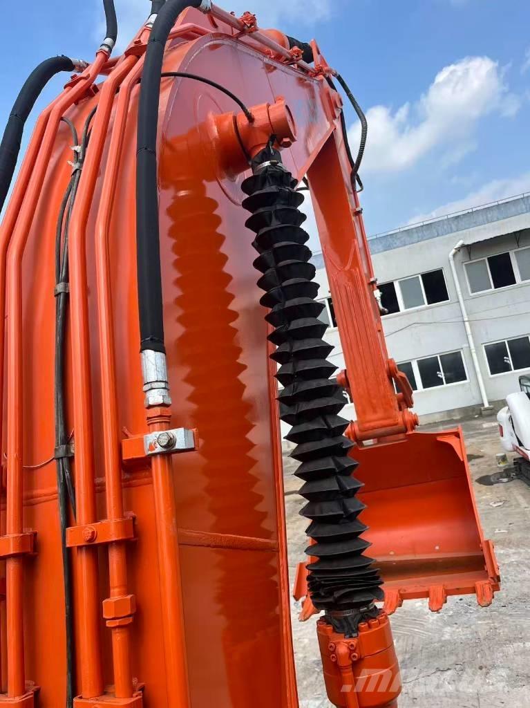 Hitachi ZX 250 Kāpurķēžu ekskavatori