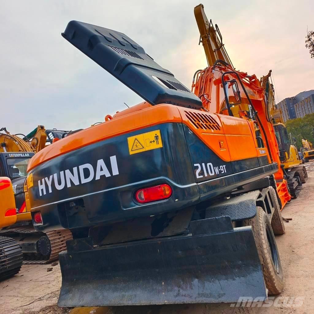 Hyundai 210W-9 Ekskavatori uz riteņiem