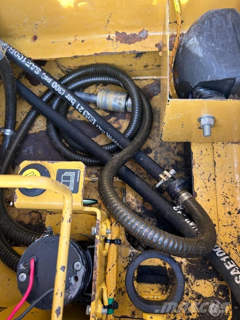 CAT 313 F LGC Kāpurķēžu ekskavatori