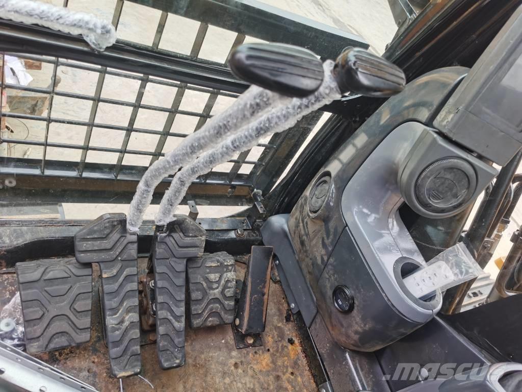 CAT 330 D Kāpurķēžu ekskavatori