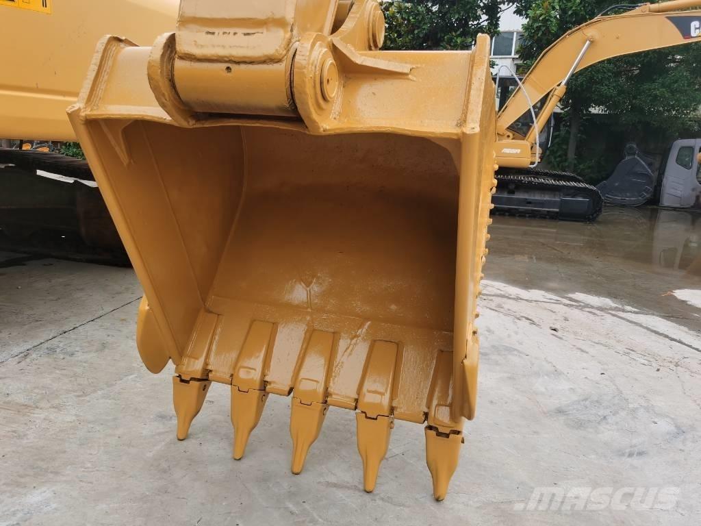 CAT 330 D Kāpurķēžu ekskavatori