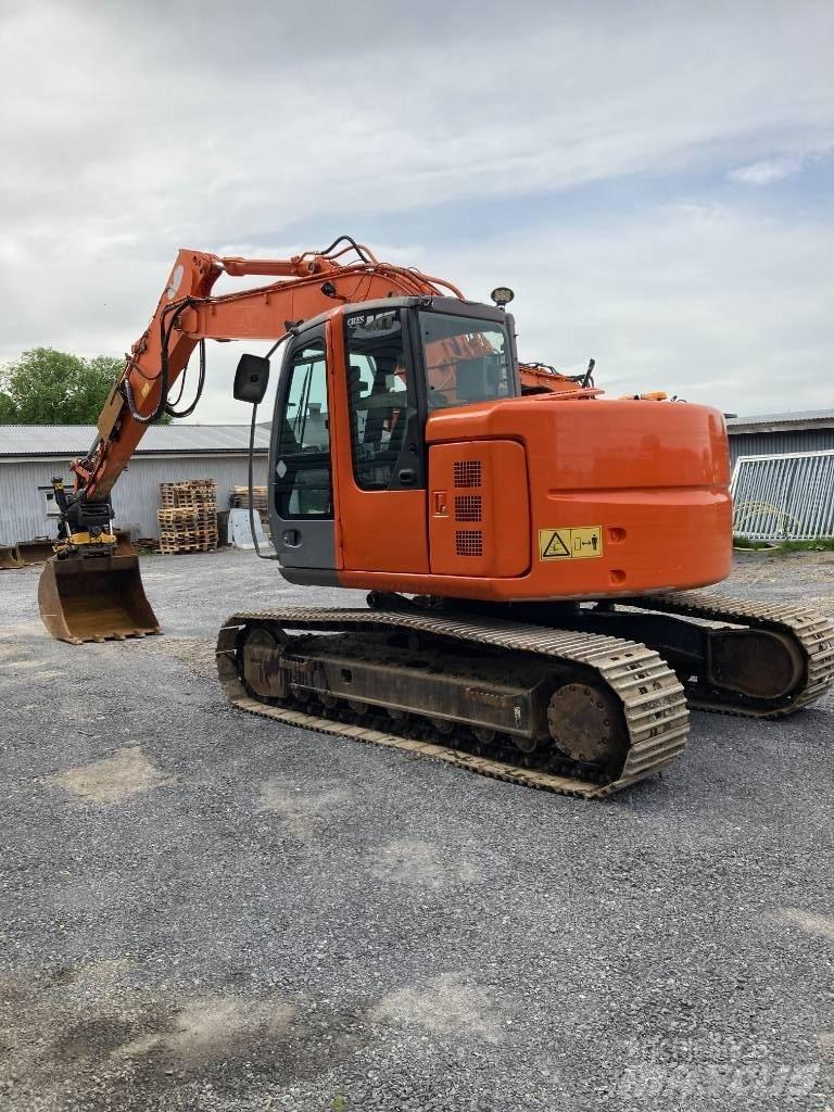 Hitachi ZX 135 Kāpurķēžu ekskavatori