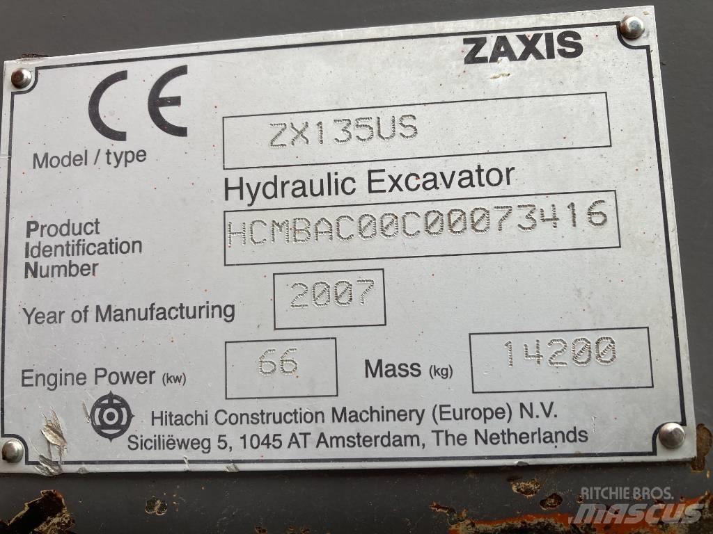 Hitachi ZX 135 Kāpurķēžu ekskavatori