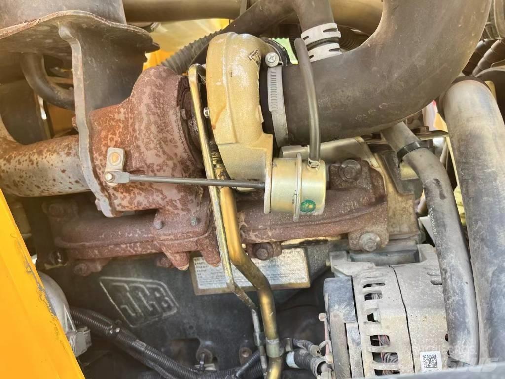 JCB 3 CX Ekskavatori-iekrāvēji