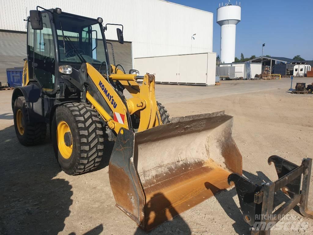 Komatsu WA80M-8E0 Iekrāvēji uz riteņiem