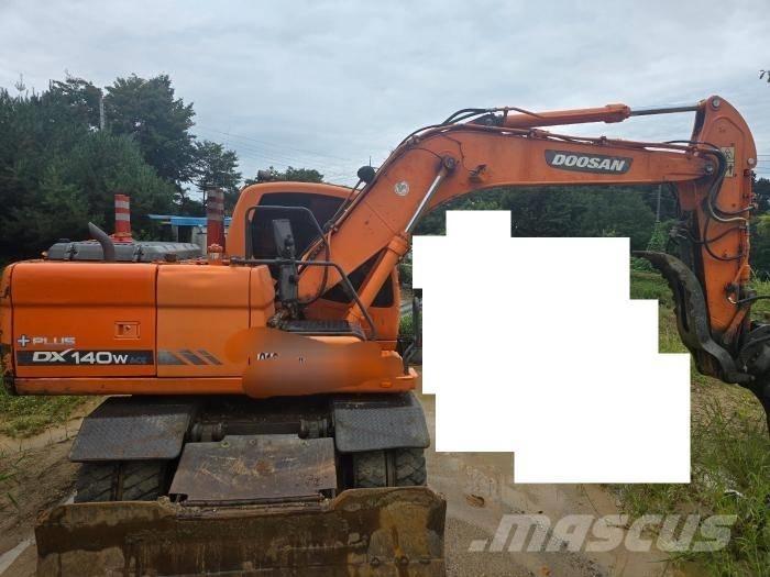 Doosan DX 140 W Ekskavatori uz riteņiem